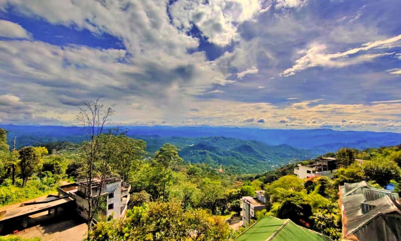 Red Castle Munnar Hotel Ngoại thất bức ảnh